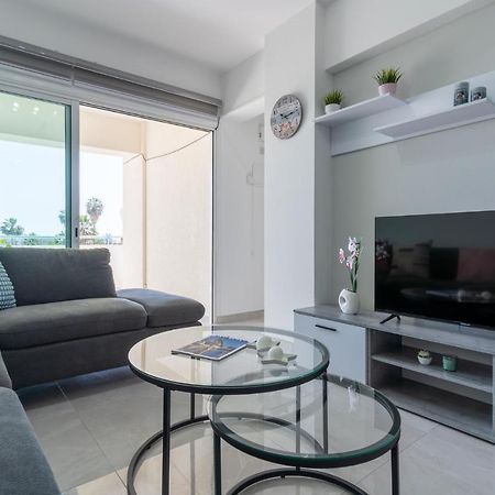 Andrea 3-Bedroom Apt In Mackenzie ラルナカ エクステリア 写真
