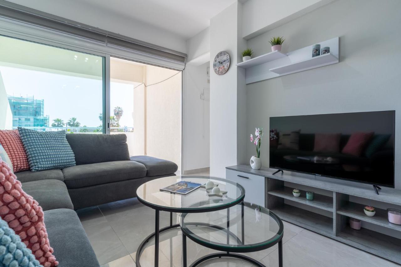 Andrea 3-Bedroom Apt In Mackenzie ラルナカ エクステリア 写真