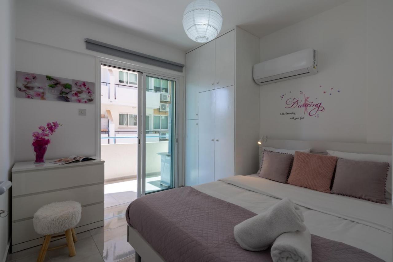 Andrea 3-Bedroom Apt In Mackenzie ラルナカ エクステリア 写真
