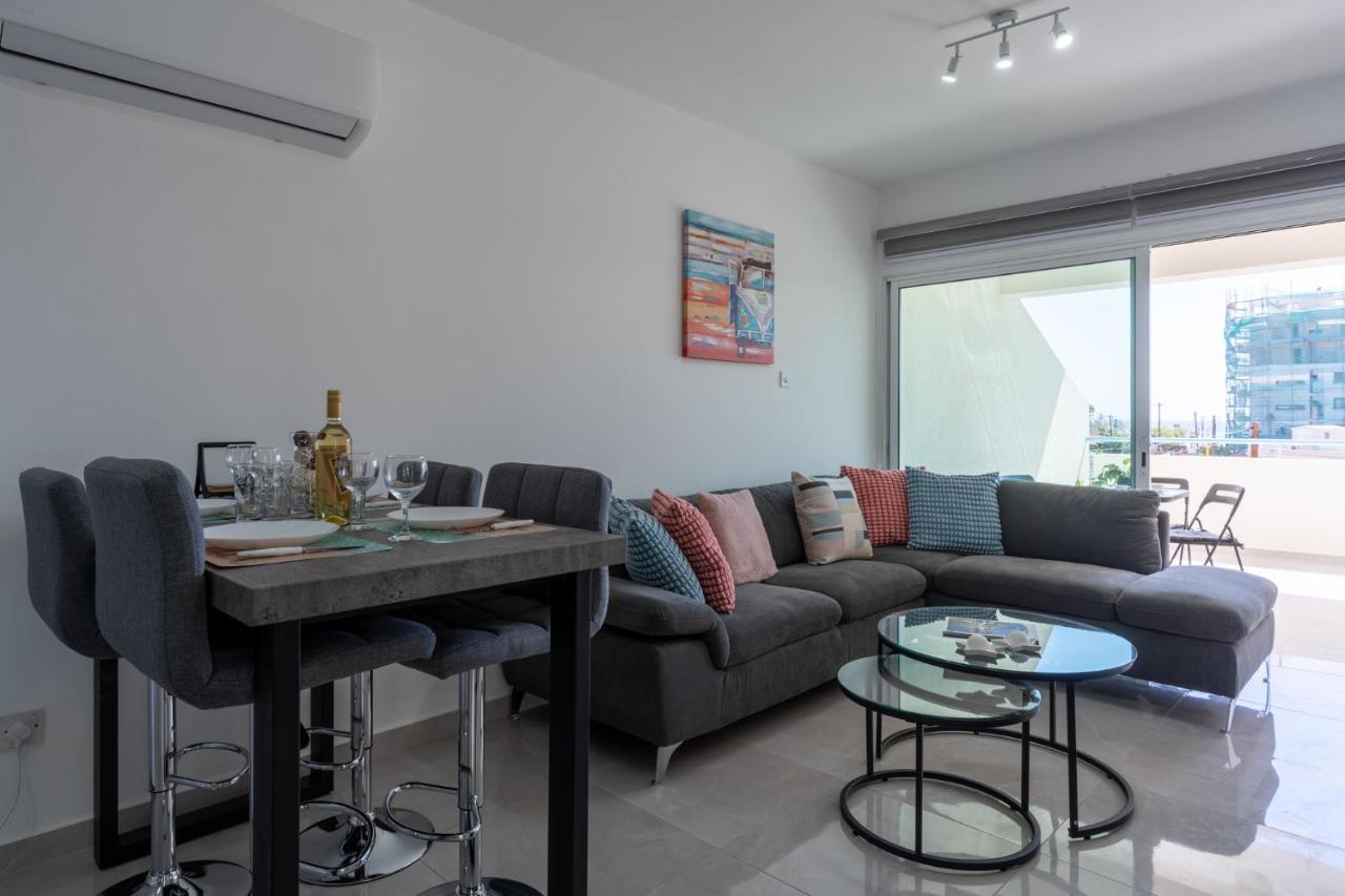 Andrea 3-Bedroom Apt In Mackenzie ラルナカ エクステリア 写真